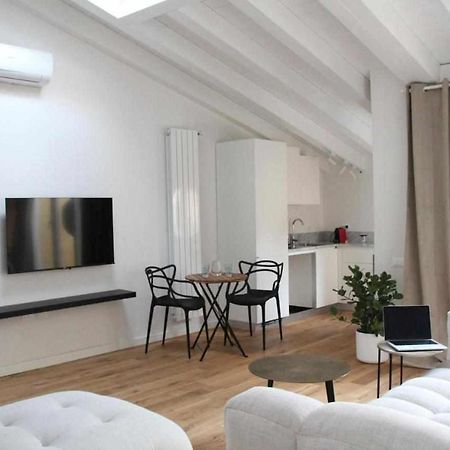 Waterfront Balcony I Grani 4 Resort Style Suite Livorno Bagian luar foto