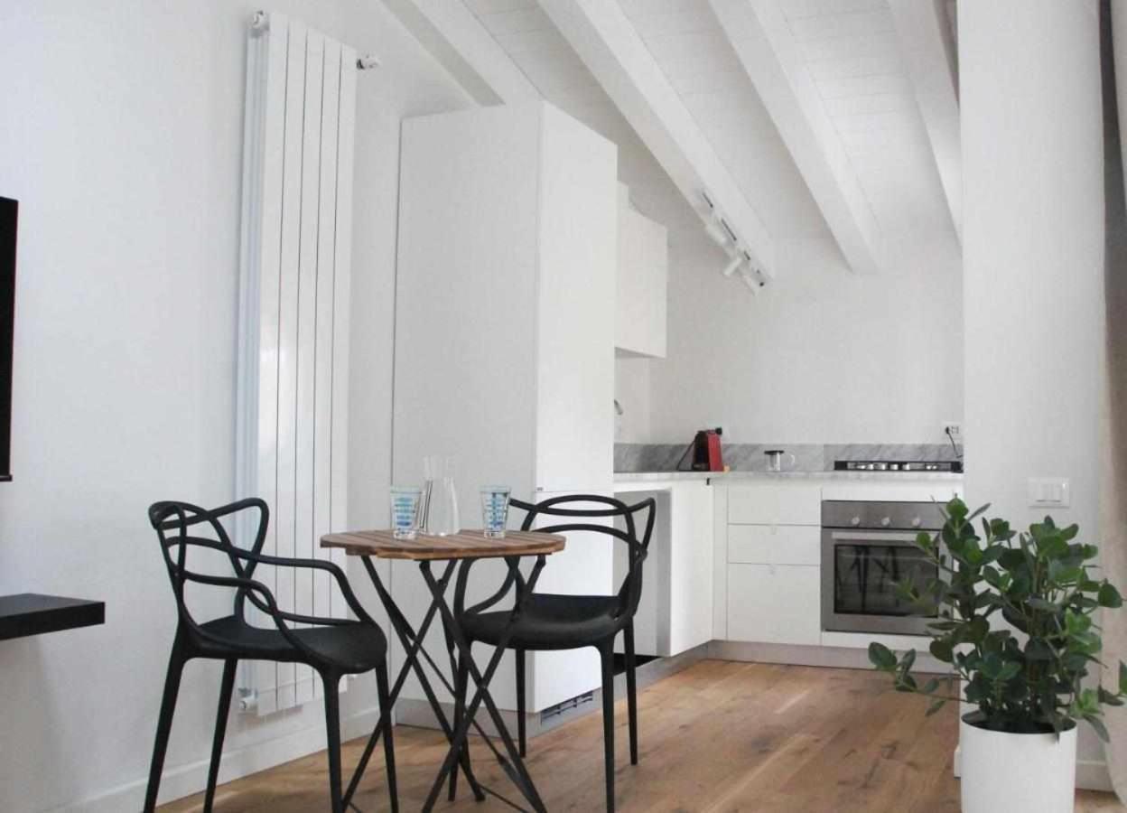 Waterfront Balcony I Grani 4 Resort Style Suite Livorno Bagian luar foto