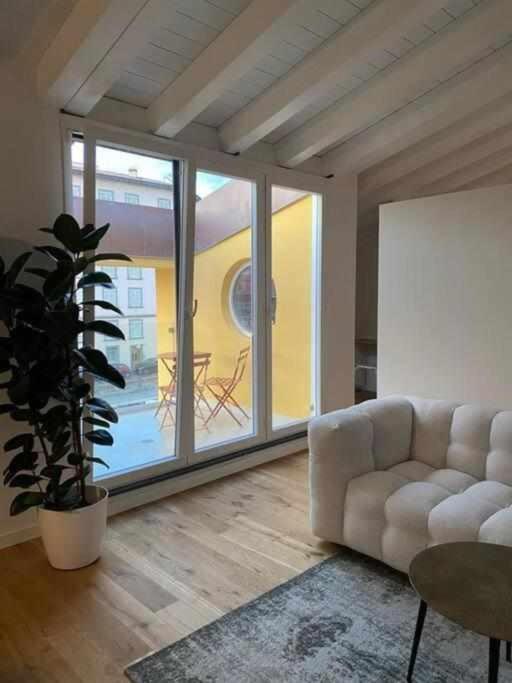 Waterfront Balcony I Grani 4 Resort Style Suite Livorno Bagian luar foto